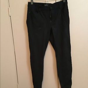 Great ponte skinny leg pants